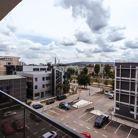 Q Apartament Near Palas Mall Iasi Exterior photo